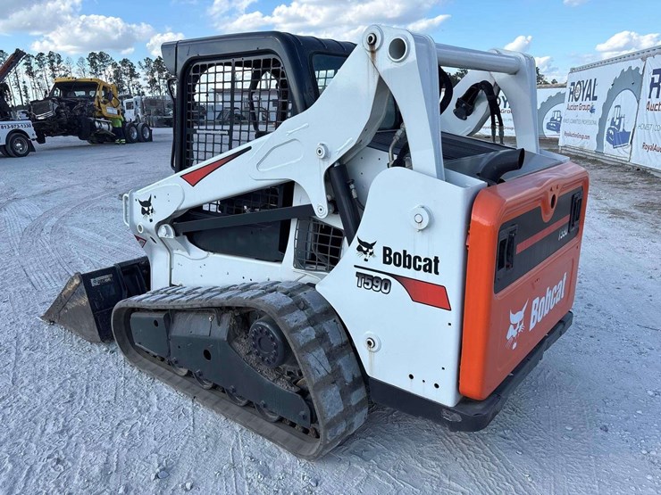 2016-bobcat-t590-image-4