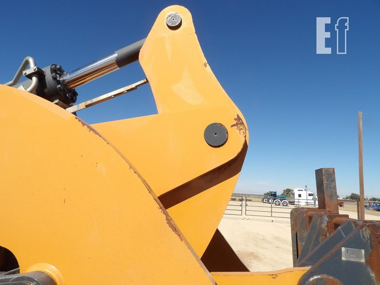 2018-case-921f-image-11