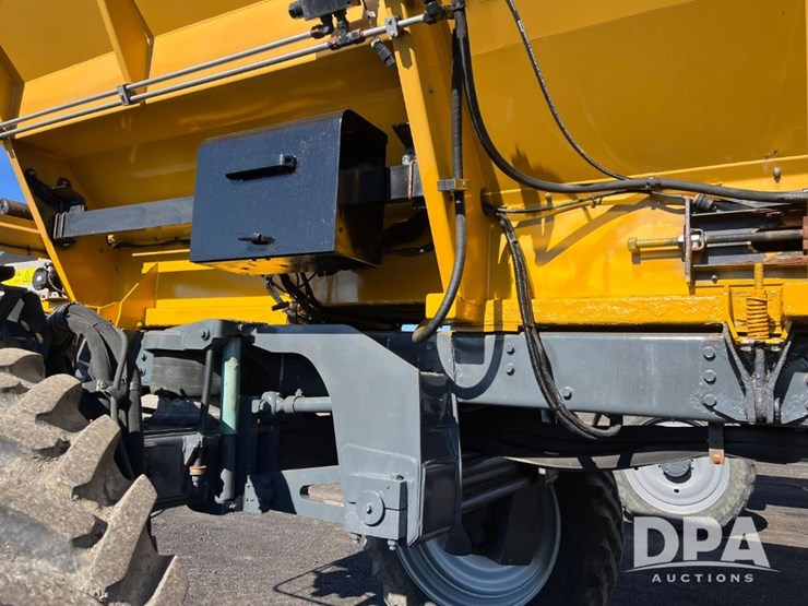 2017-ag-chem-rg1100b-image-36