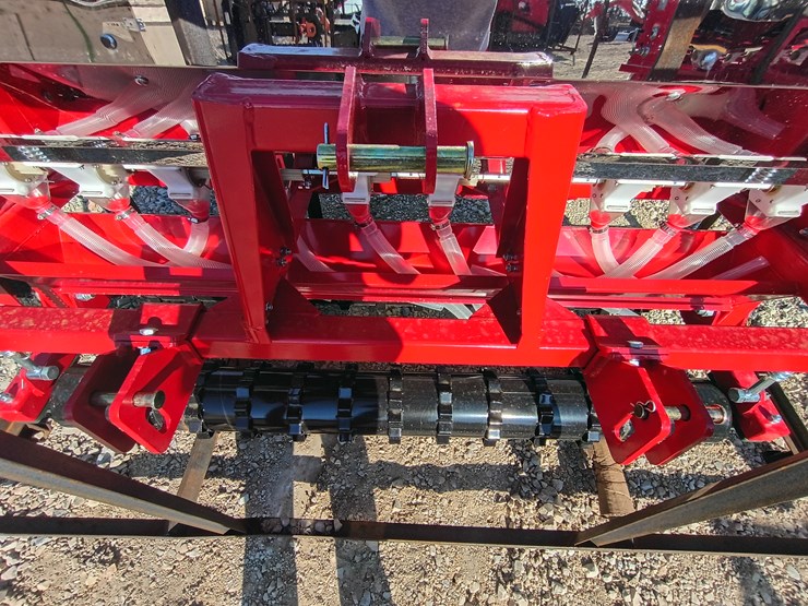 #l59-025-•-agt-seeder-skid-steer-attachment-(3-point)-image-16