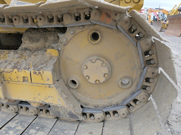 caterpillar-d4c-lgp-image-13