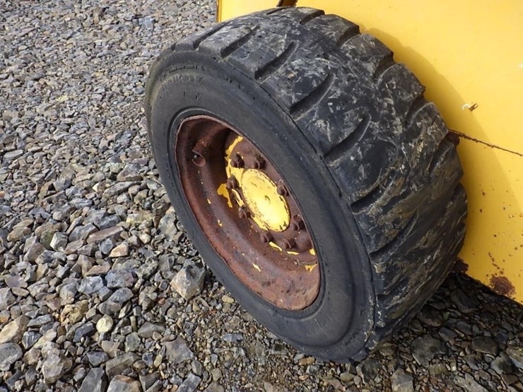 john-deere-317-image-15