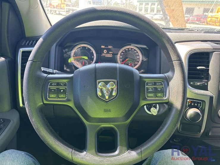 2017-ram-1500-slt-image-13