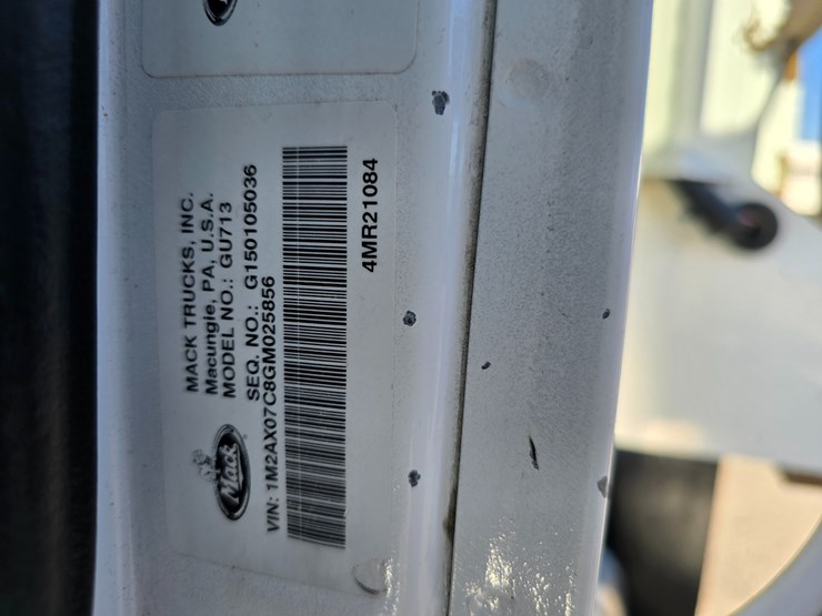 #22366-•-2016-mack-gu713-quad-axle-dump-truck-image-84