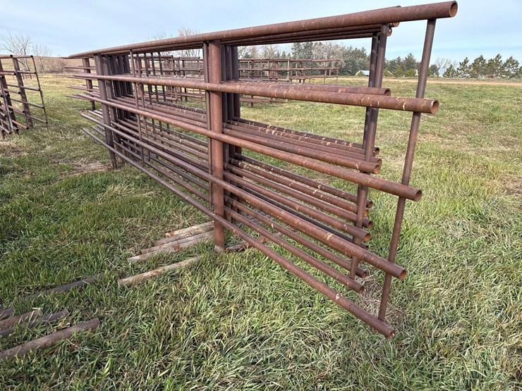 freestanding-continuous-panels-image-2