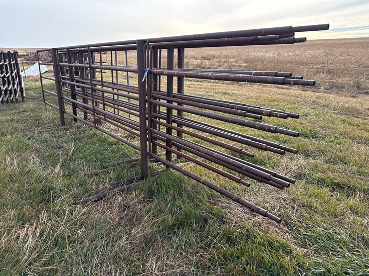 freestanding-continuous-panels-image-2