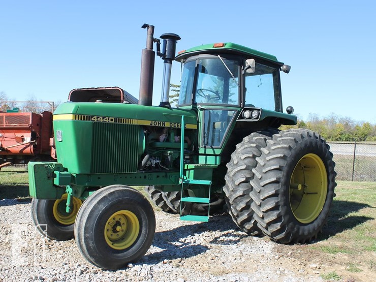 john-deere-4440-image-1