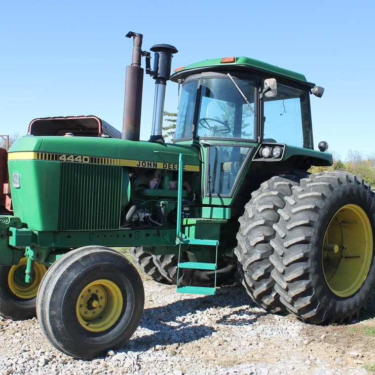 JOHN DEERE 4440