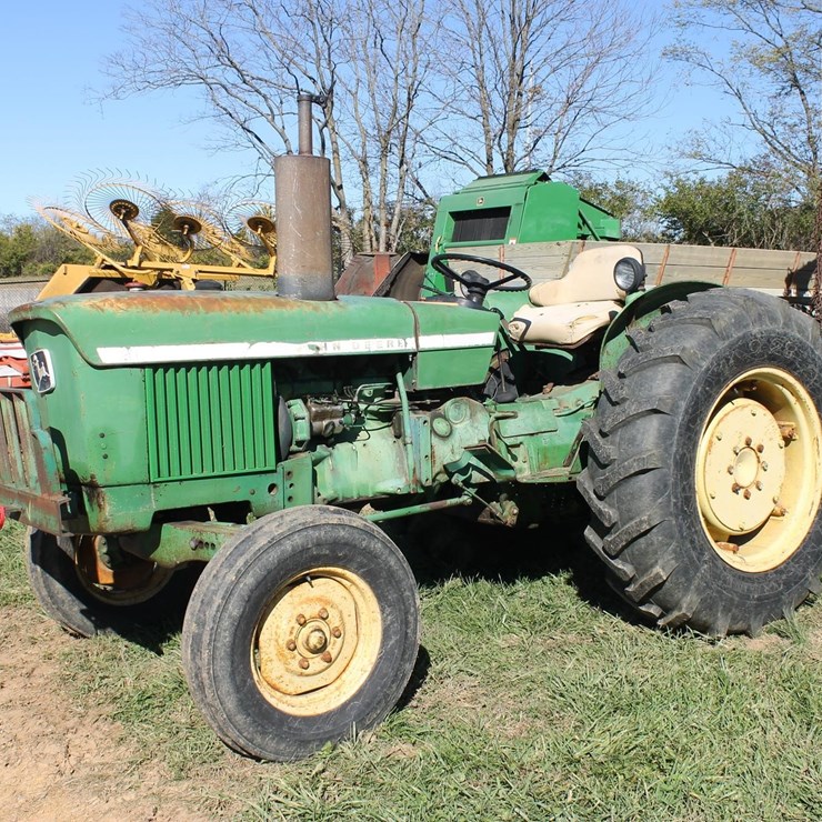 JOHN DEERE 830