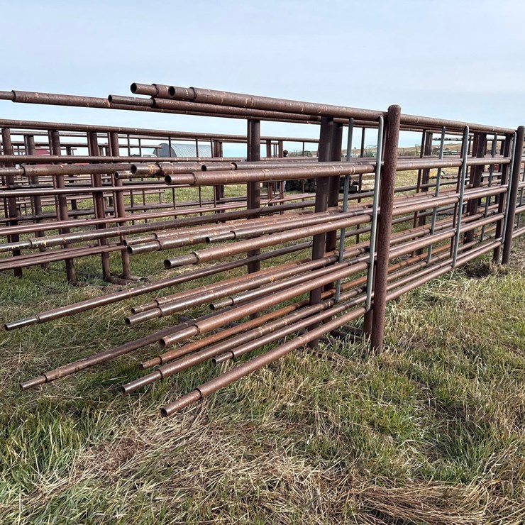 Freestanding Continuous Panels