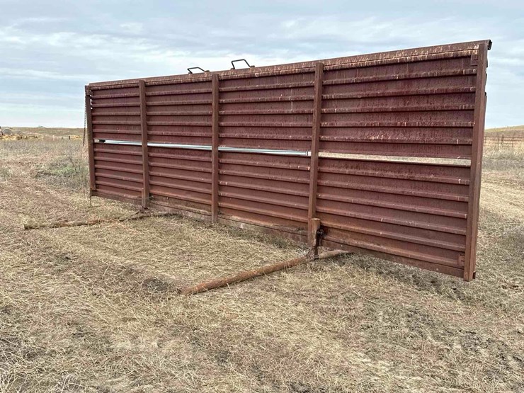 freestanding-windbreak-panels-image-4