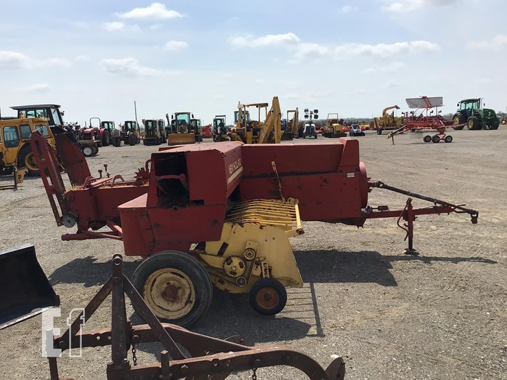 1984-new-holland-311-image-4