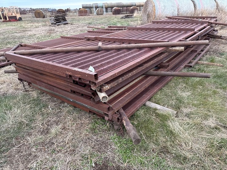 freestanding-windbreak-panels-image-6