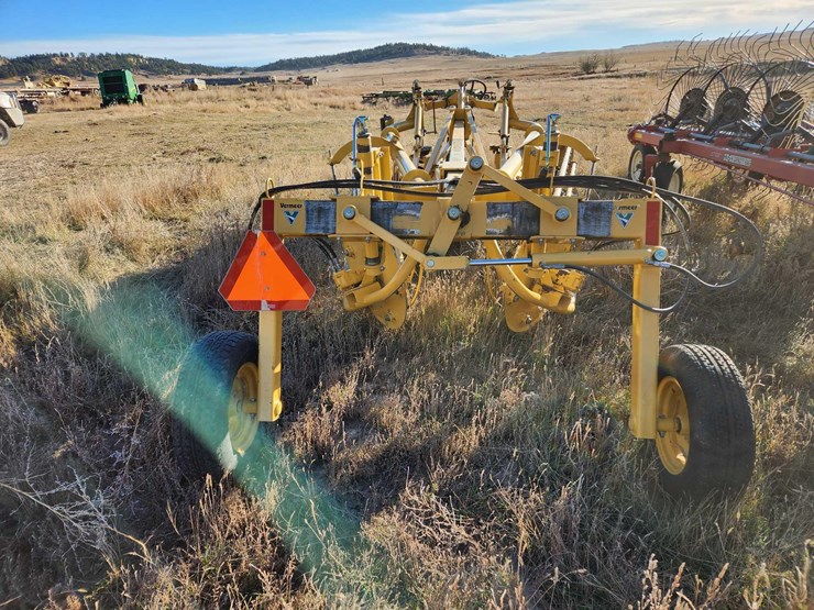 2020-vermeer-r2300-image-4