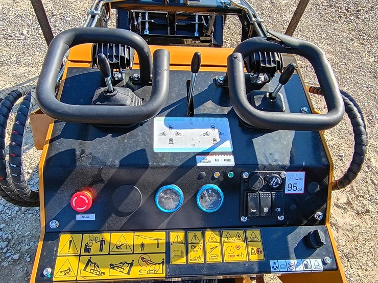 #l59-021-•-agt-mx-mrt14-mini-skid-steer-image-13