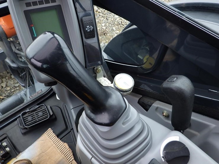 hitachi-zx40u-image-25