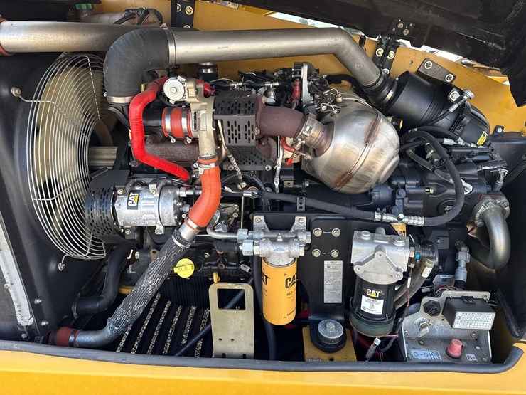 2022-caterpillar-tl1255-image-9