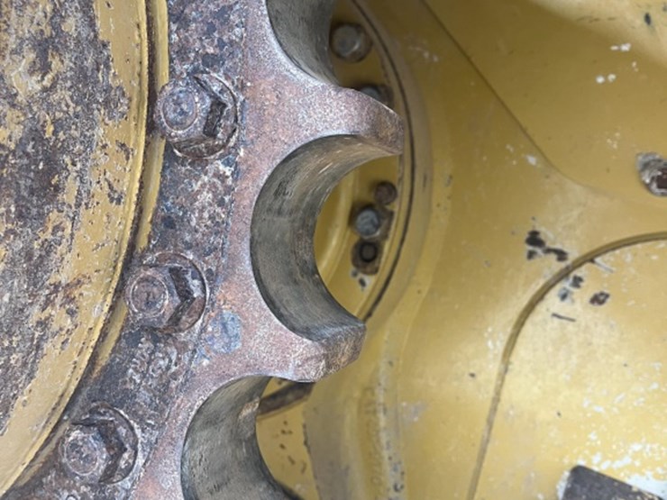 2020-caterpillar-d6-lgp-image-13