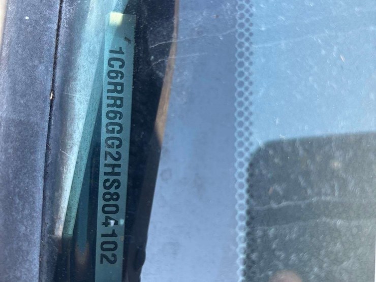 2017-ram-1500-slt-image-5