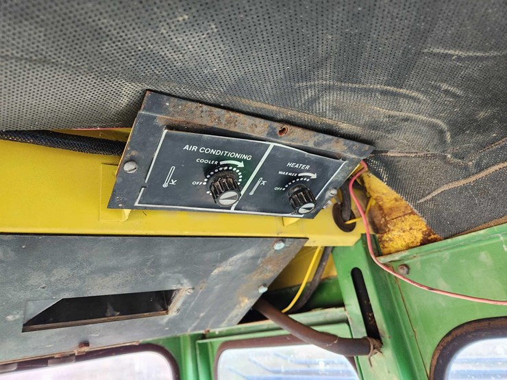 john-deere-7020-image-10