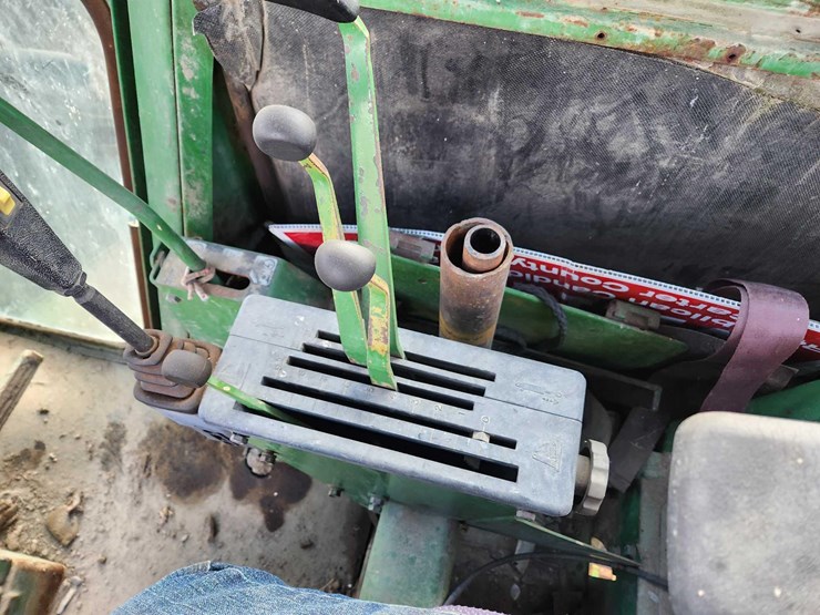 john-deere-7020-image-15