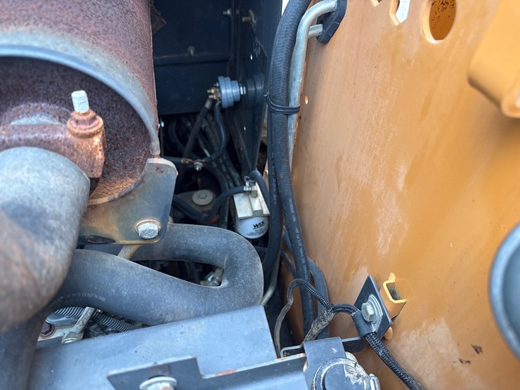 2009-case-420ct-image-22