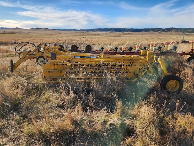 2020-vermeer-r2300-image-14