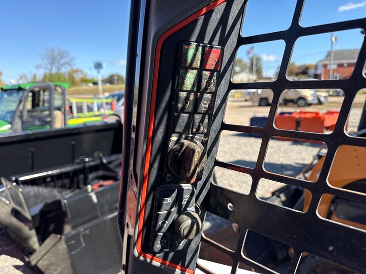 2020-bobcat-t66-image-16