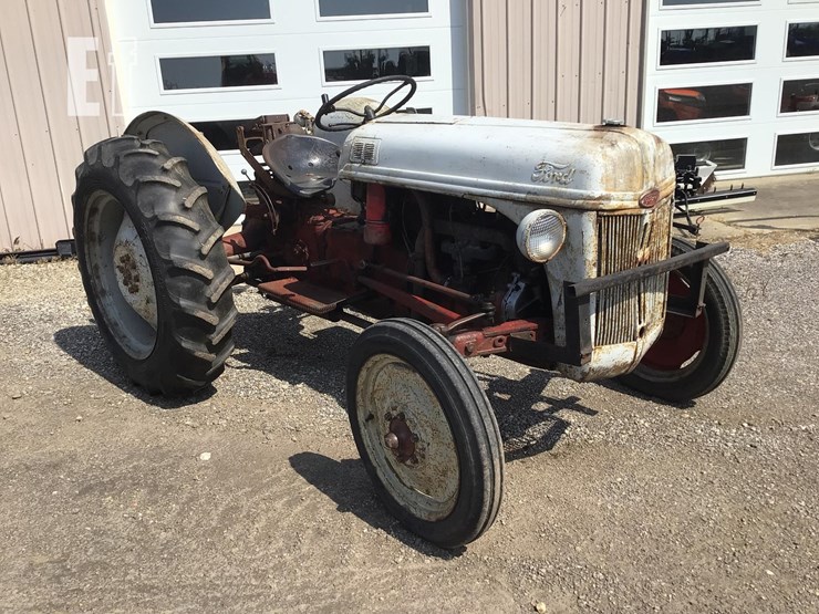 1952-ford-8n-image-1