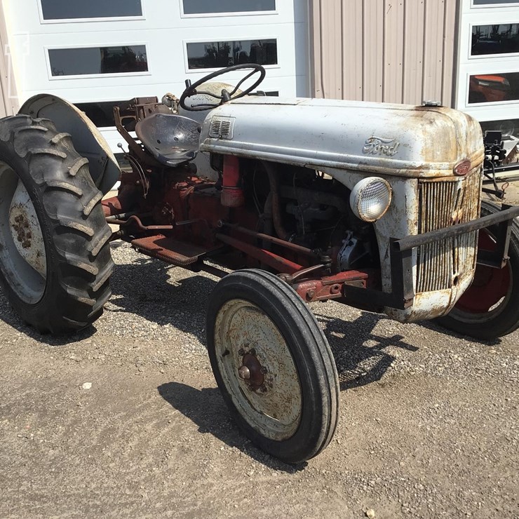 1952 FORD 8N