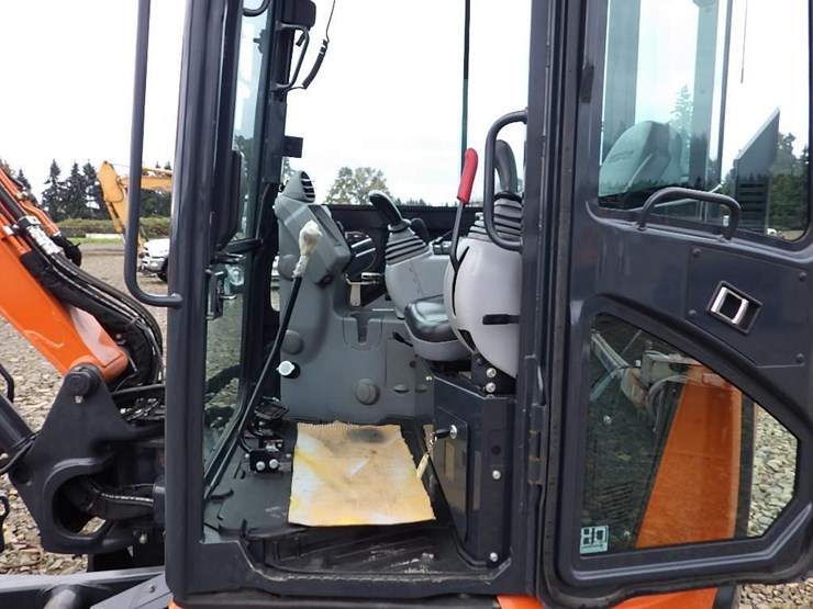 hitachi-zx40u-image-21