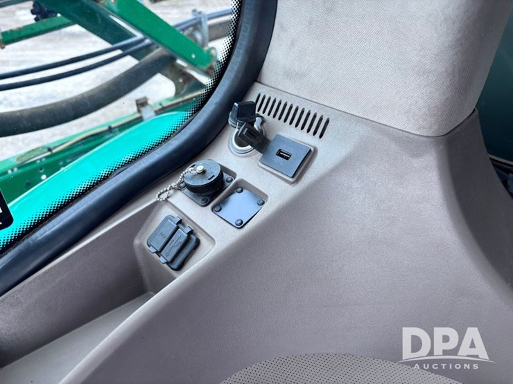 2020-john-deere-r4060-image-128