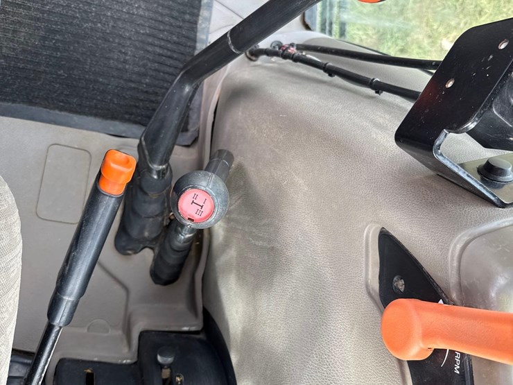 2008-case-ih-l730-image-31