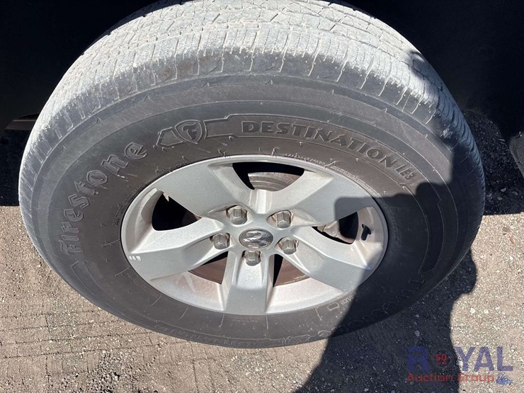 2017-ram-1500-slt-image-25