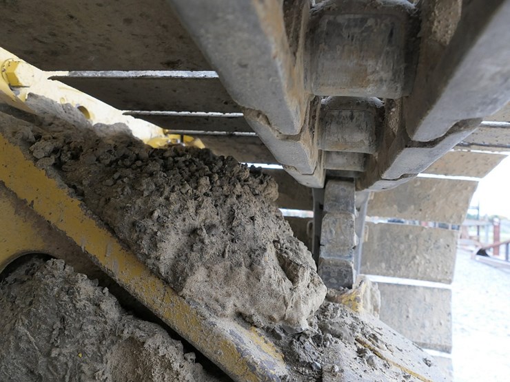 caterpillar-d4c-lgp-image-12