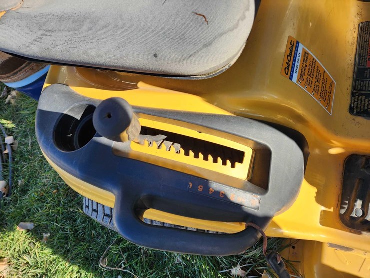 2011-cub-cadet-1050-image-9