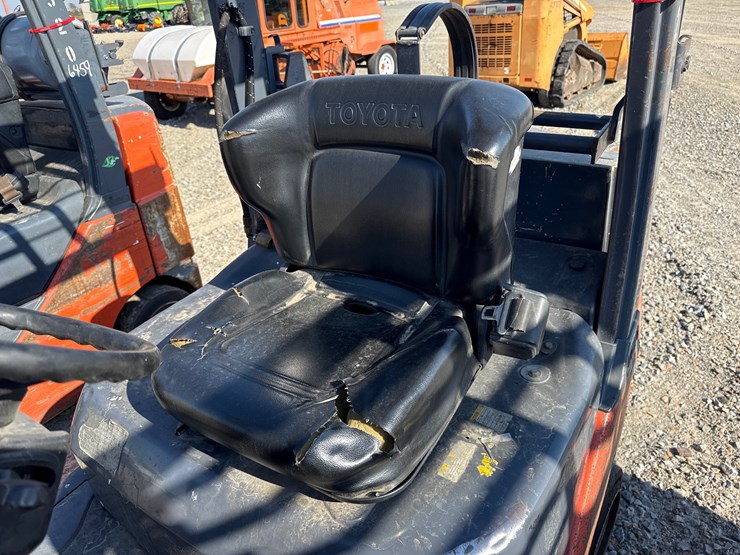 #94-•-toyota-forklift-inv#32788-image-11
