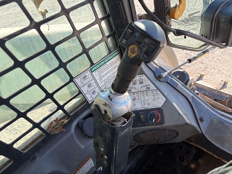 2017-bobcat-s650-image-23