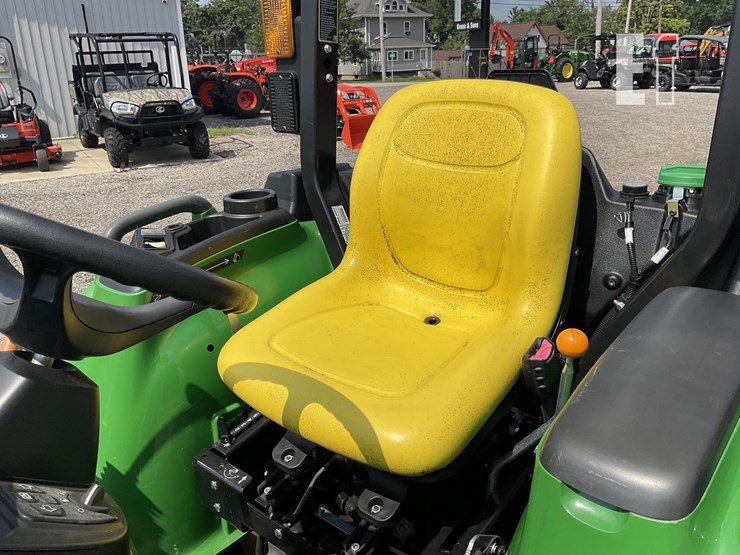 2024-john-deere-3025e-image-16