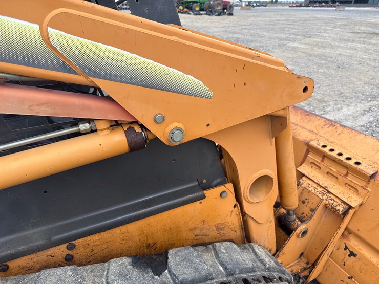 2009-case-420ct-image-17