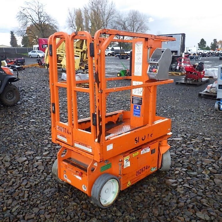 Snorkel TM12E Vertical Mast Lift