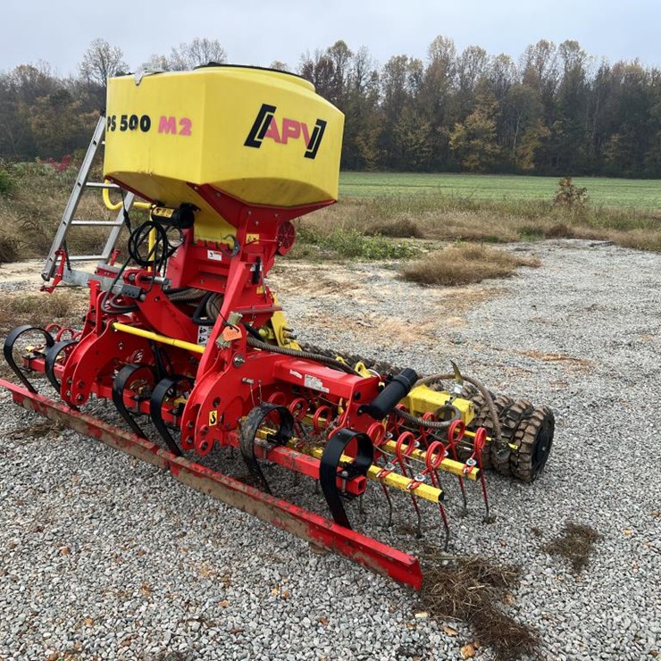 #12301 • Lot 12301