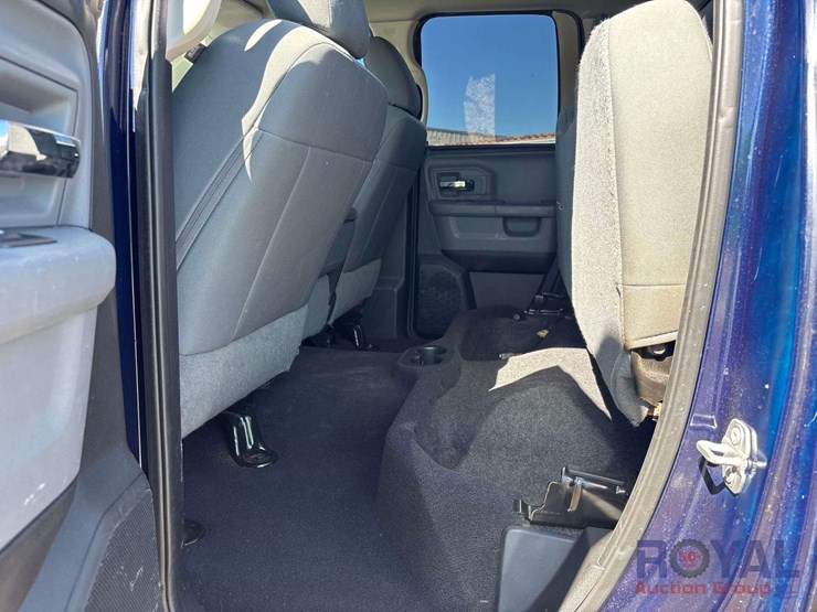 2017-ram-1500-slt-image-17