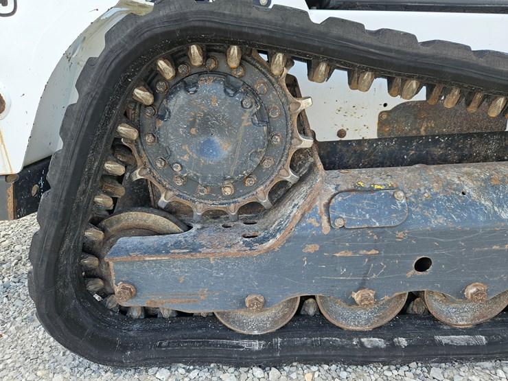 2018-bobcat-t595-image-15