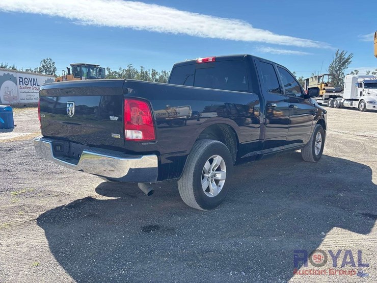 2017-ram-1500-slt-image-2