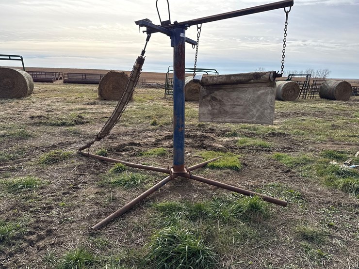 lewis-cattle-oiler-image-2