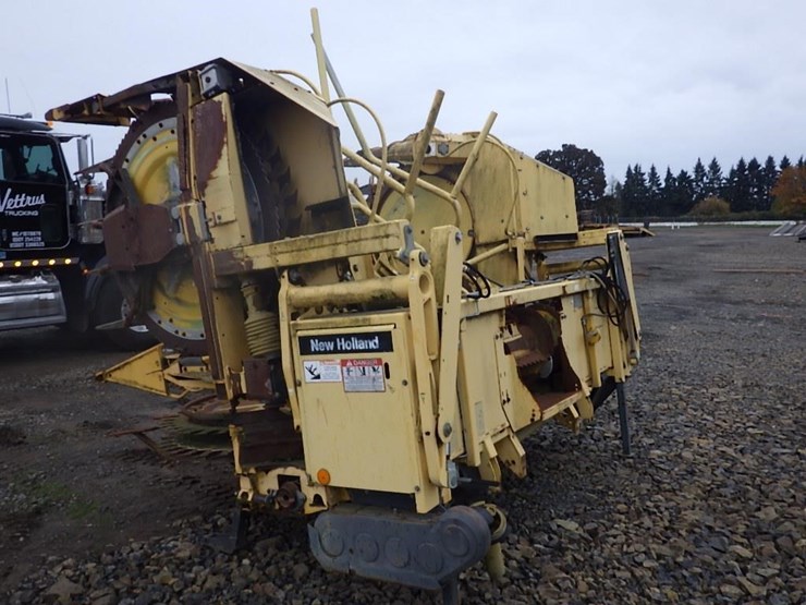 new-holland-r1600-image-2