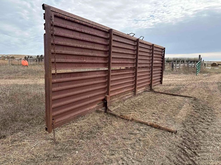 freestanding-windbreak-panels-image-3