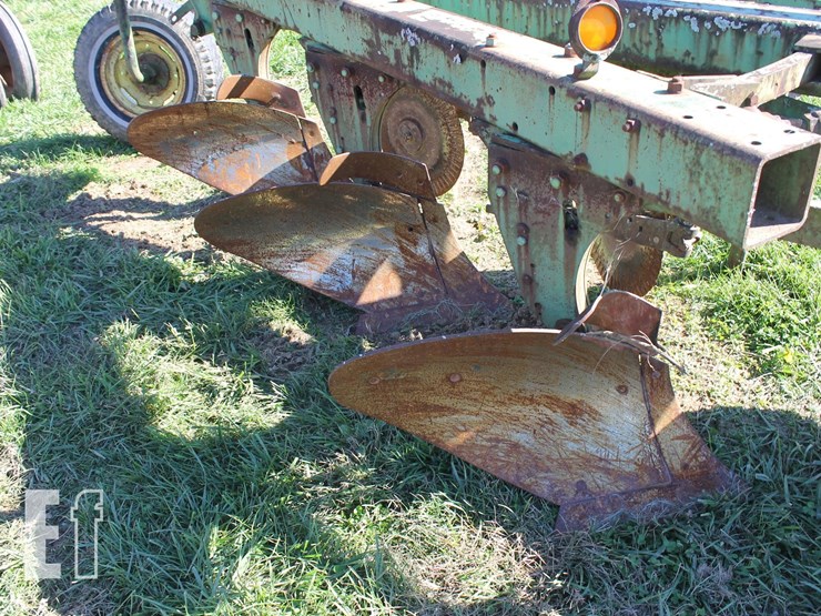 john-deere-3-bottom-plow-4122-image-2