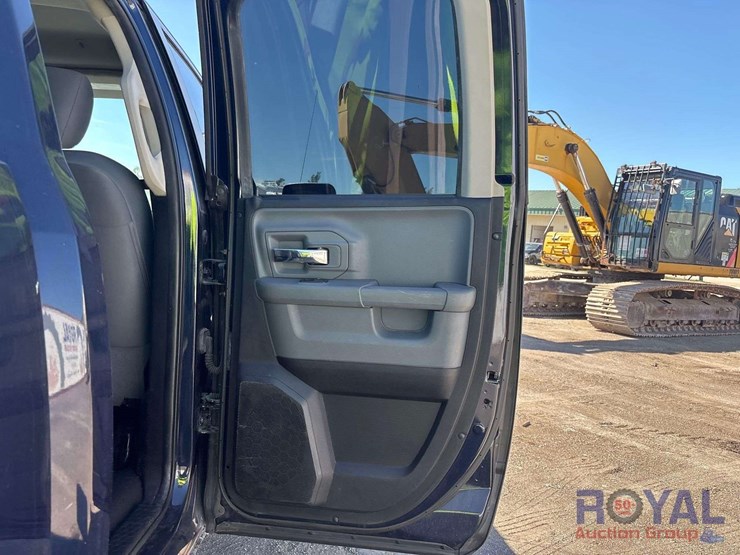 2017-ram-1500-slt-image-19